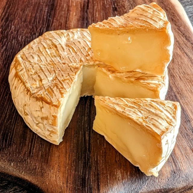 北海道産スモークカマンベールチーズ　1P　85g